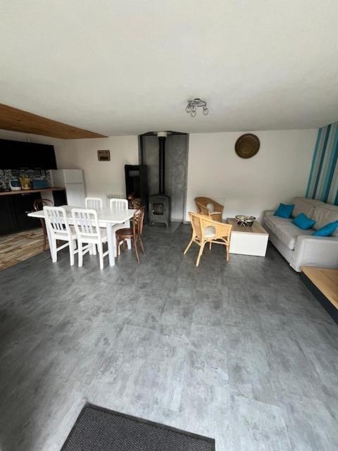 Jolie Maison De Campagne, Compostelle Soleymieux Luaran gambar