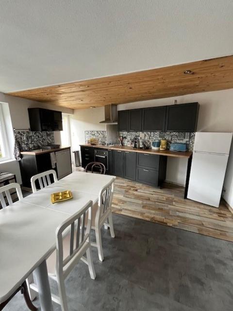 Jolie Maison De Campagne, Compostelle Soleymieux Luaran gambar