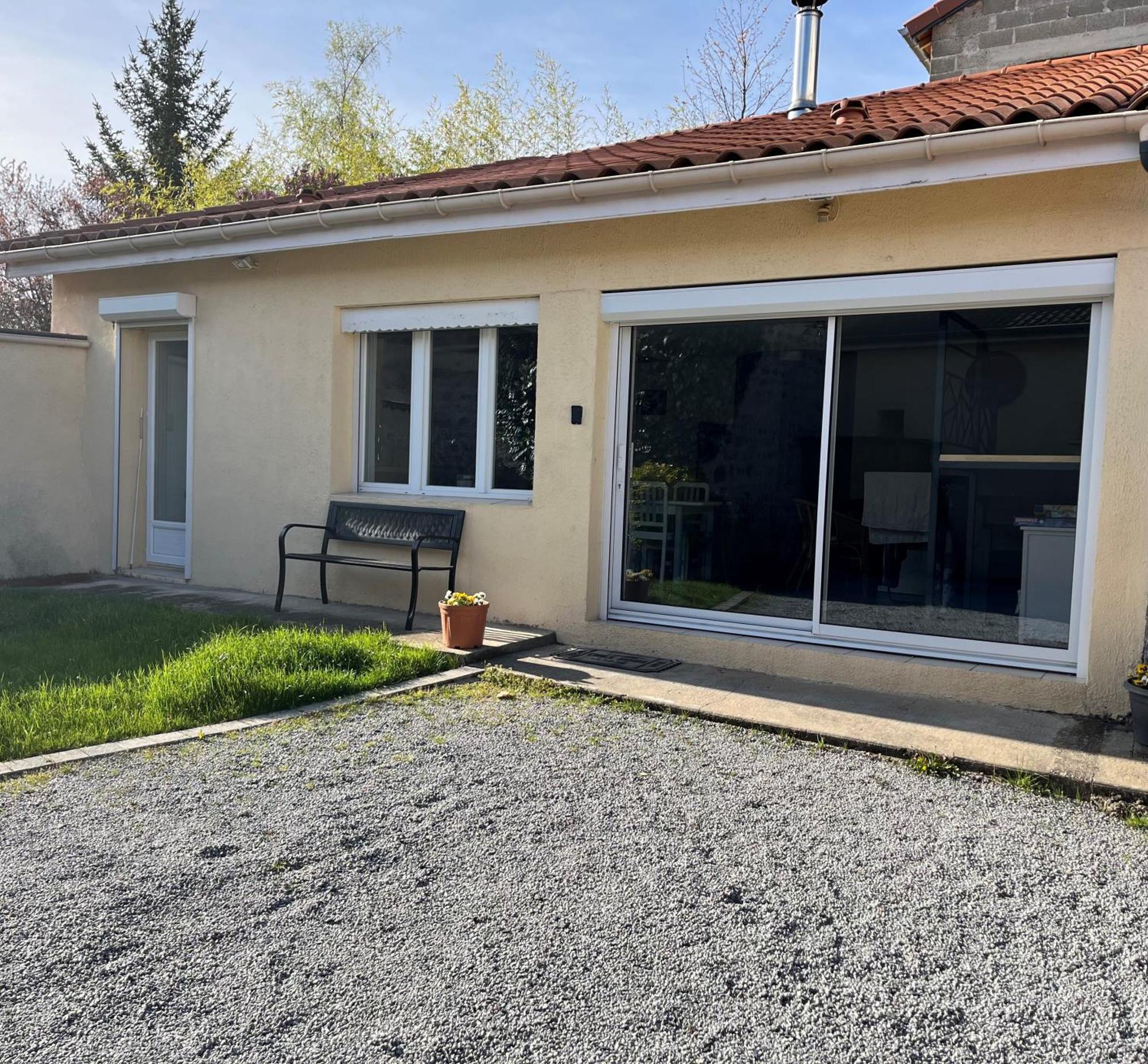 Jolie Maison De Campagne, Compostelle Villa Soleymieux Luaran gambar